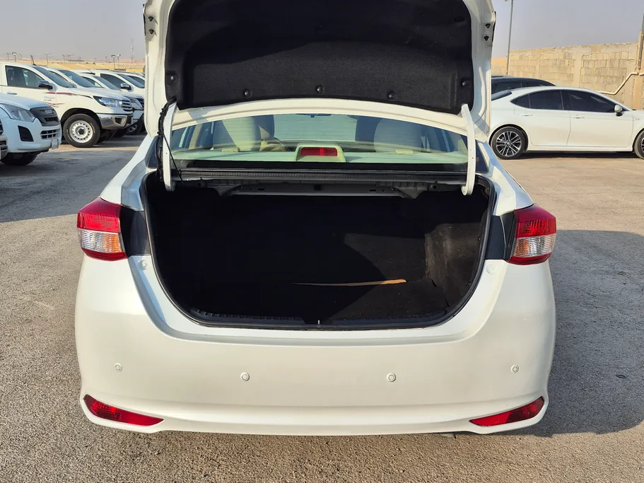 2022 Toyota Yaris  Y 
