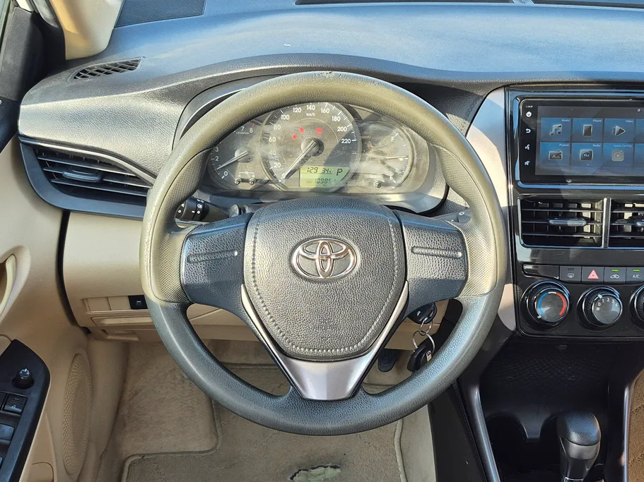 2022 Toyota Yaris  Y 