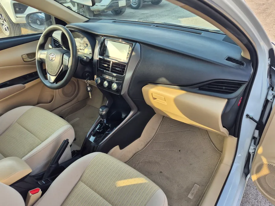 2022 Toyota Yaris  Y 