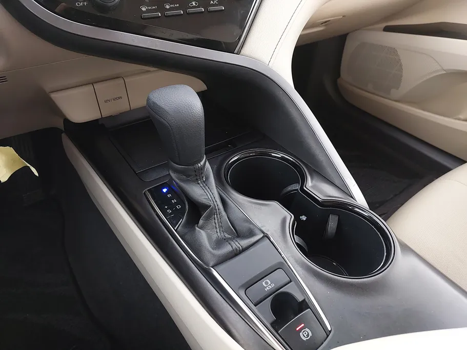 تويوتا كامري LE 2022 