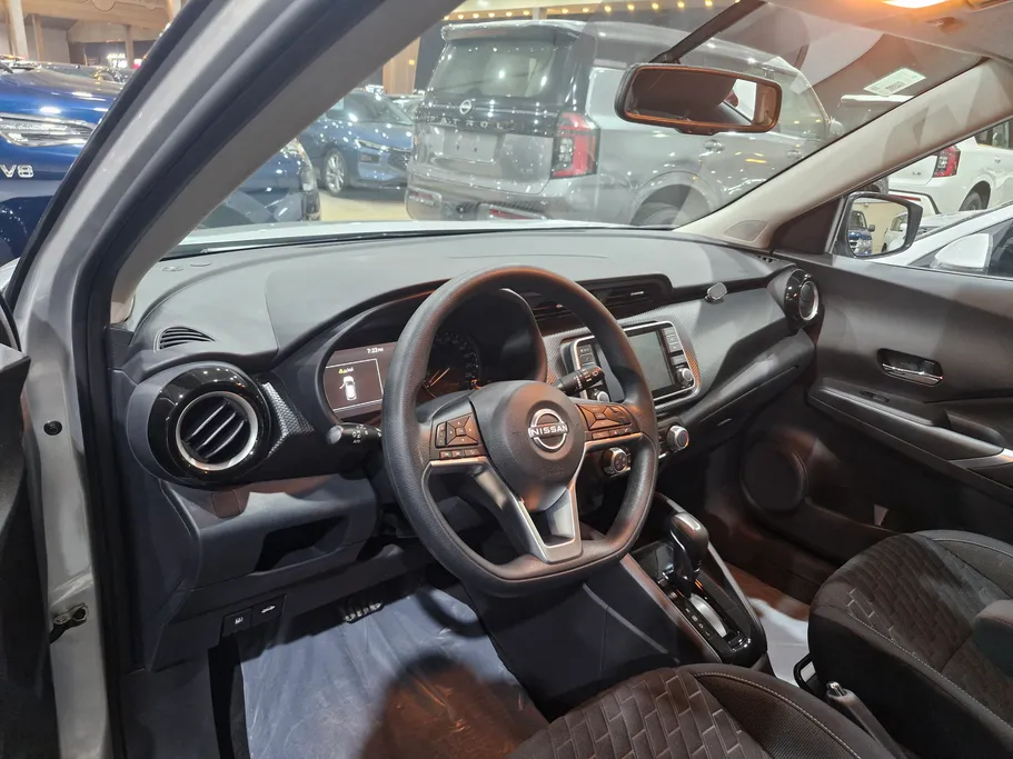 2024 Nissan Kicks S 