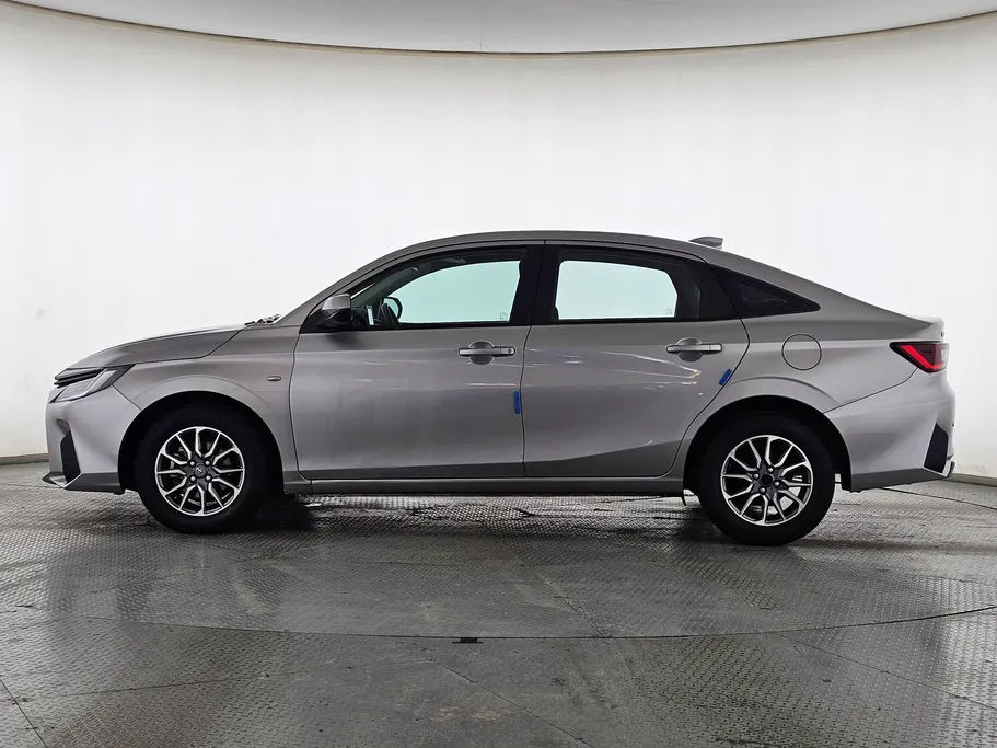 2023 Toyota Yaris  Y 
