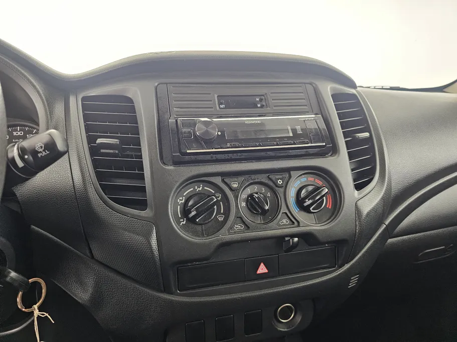 2023 Mitsubishi L200 DC 4x2 