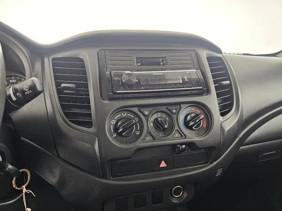 2023 Mitsubishi L200 DC 4x2 