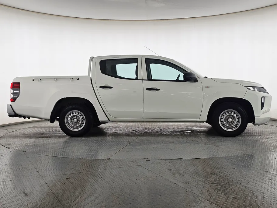 2023 Mitsubishi L200 DC 4x2 