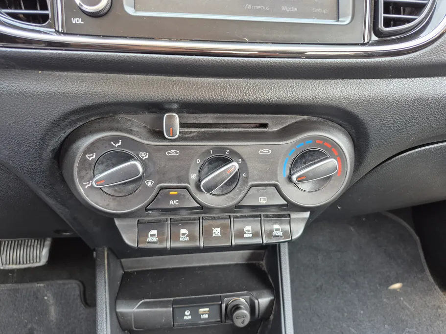 2023 Kia Pegas GL 