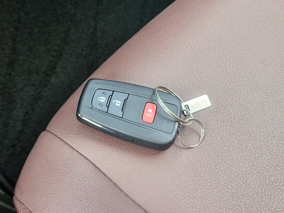 2023 Toyota Corolla Cross LTD HEV 