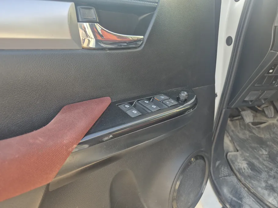 2025 Toyota Hilux SGLX 