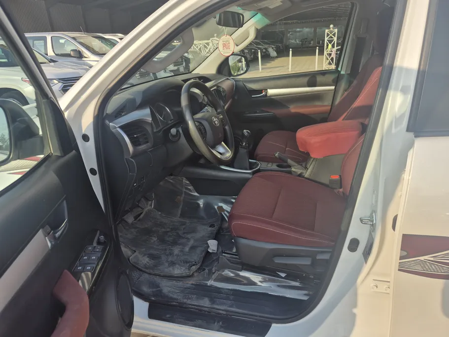 2025 Toyota Hilux SGLX 