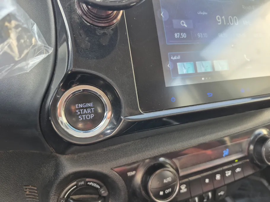 2025 Toyota Hilux SGLX 