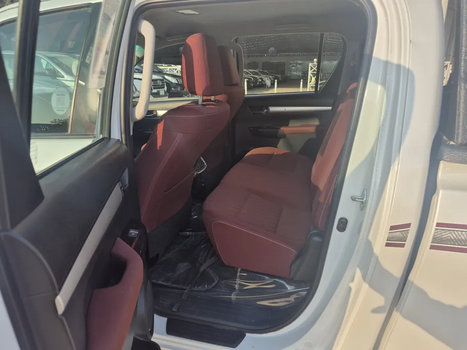 2025 Toyota Hilux SGLX 