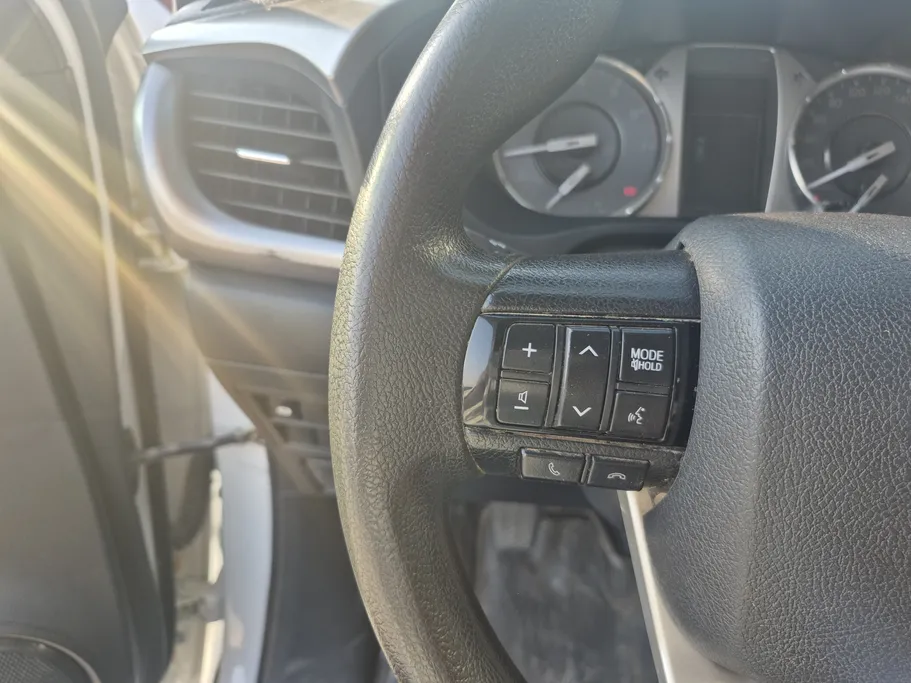 2025 Toyota Hilux SGLX 