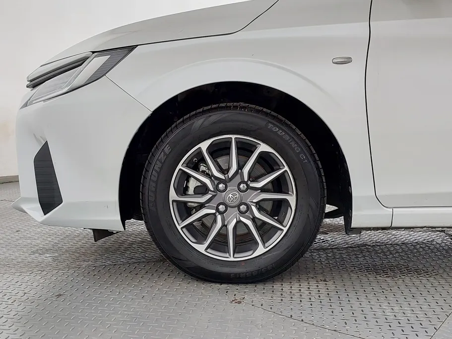 2023 Toyota Yaris  Y 