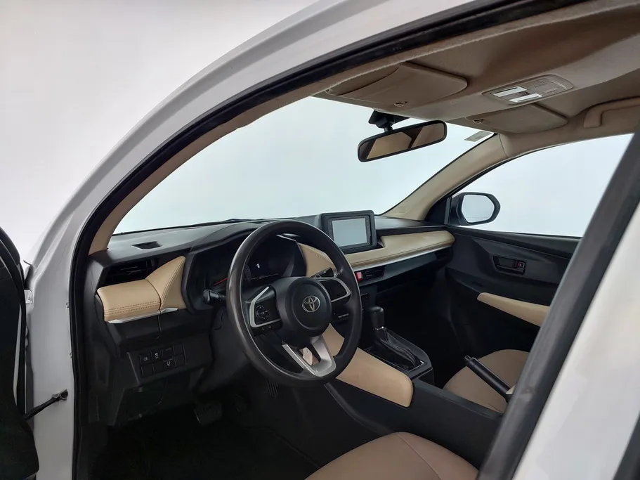 2023 Toyota Yaris  Y 