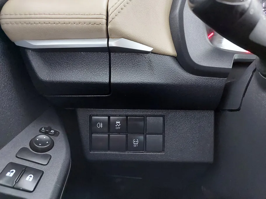 2023 Toyota Yaris  Y 