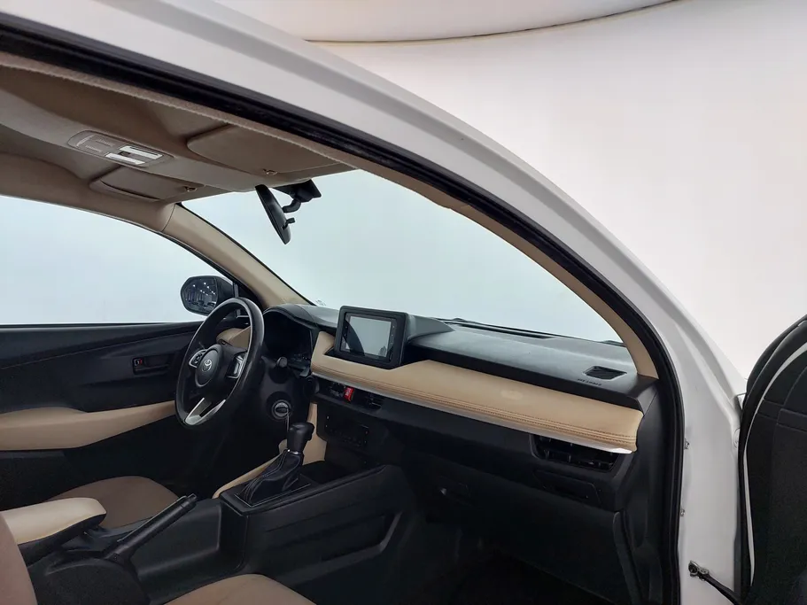 2023 Toyota Yaris  Y 