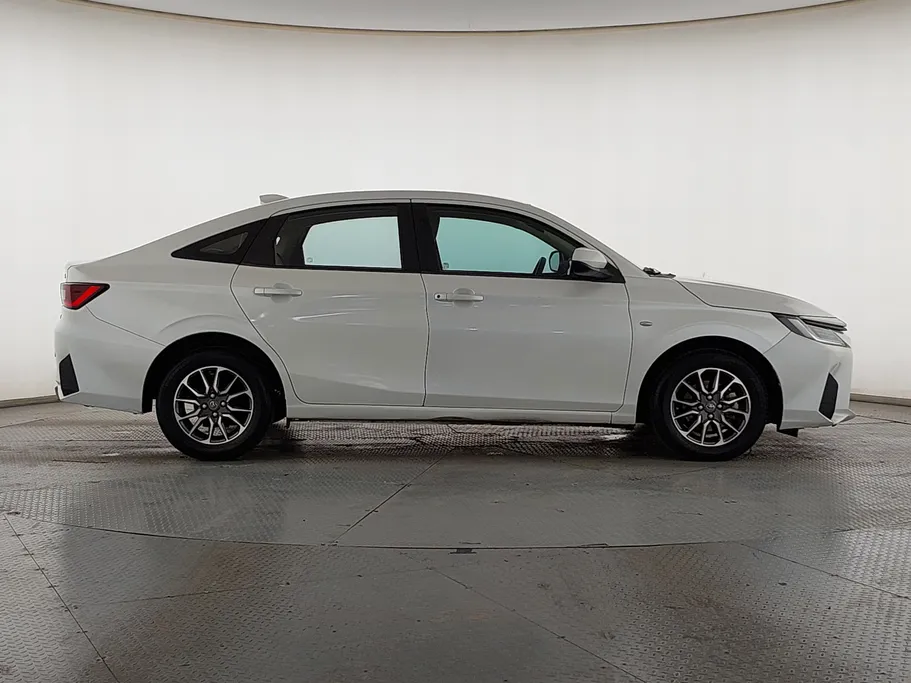 2023 Toyota Yaris  Y 