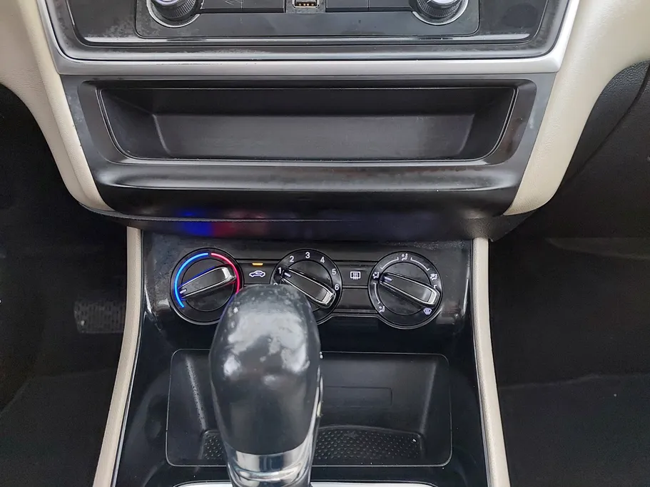 2022 MG 5 STD 