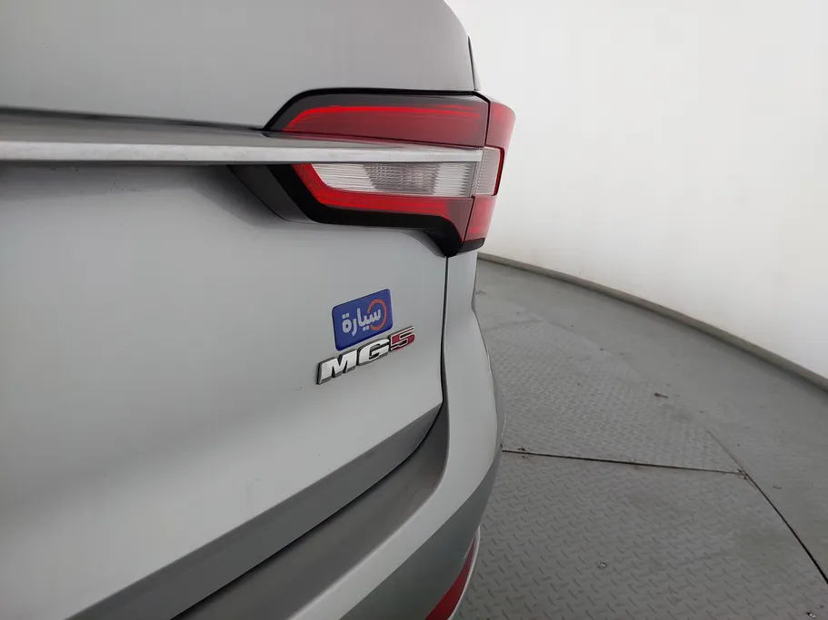 2022 MG 5 STD 