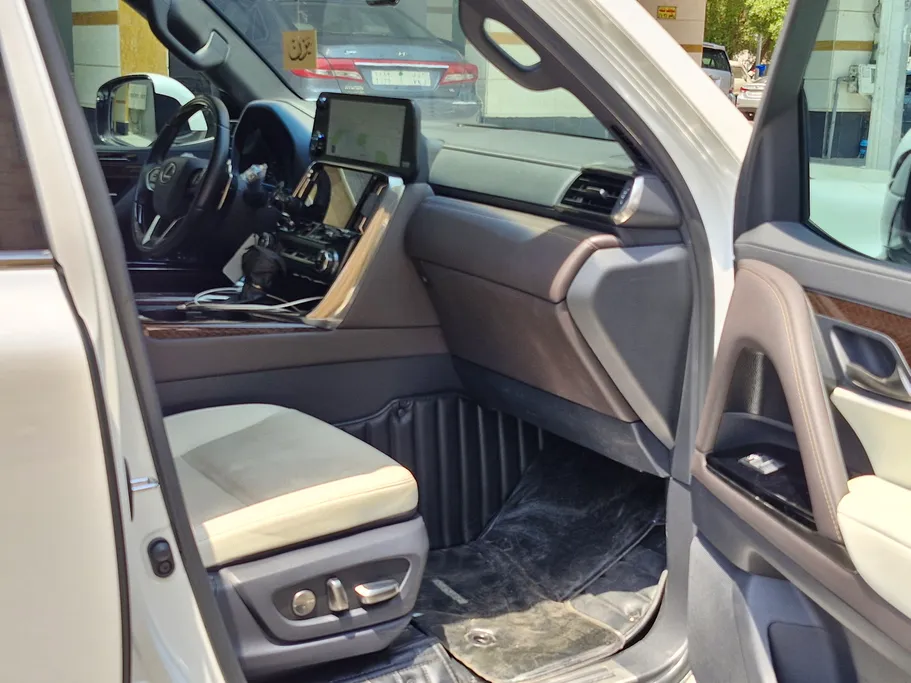 2024 Lexus LX 600 BB Elite 