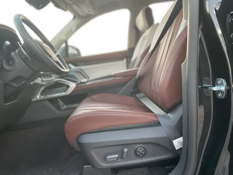 2025 Maxus D90 Executive Luxury 