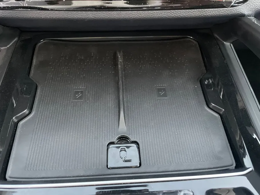 2025 Maxus D90 Executive Luxury 