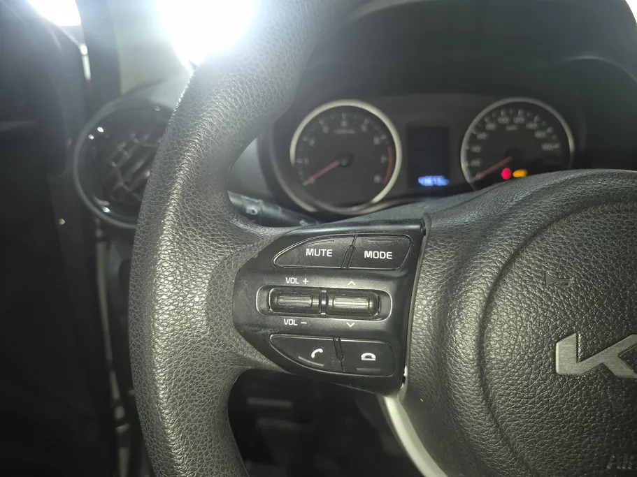 2022 Kia Pegas LX 
