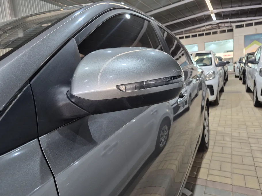 2022 Kia Pegas LX 