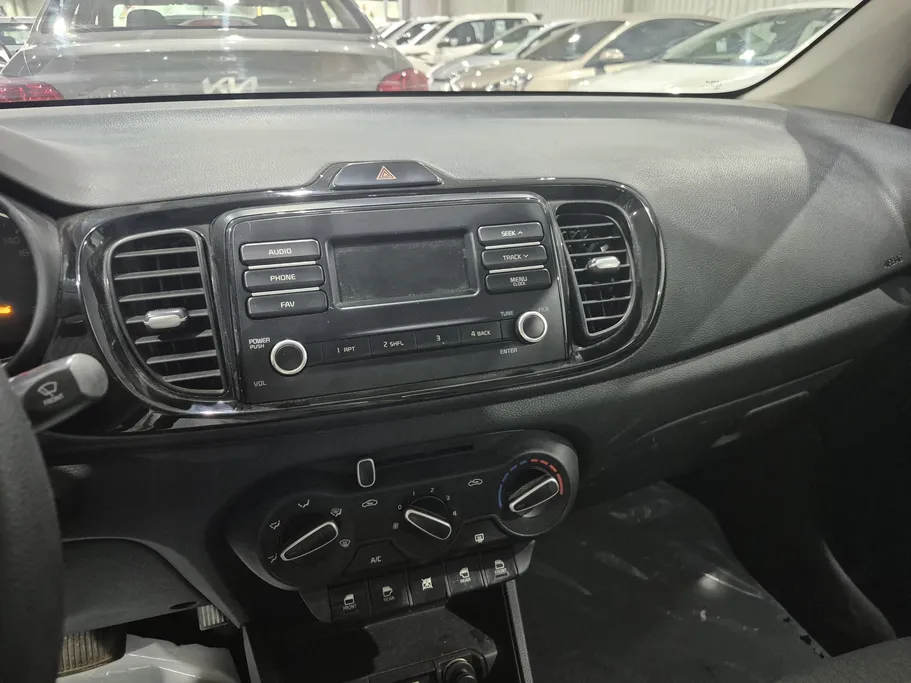 2022 Kia Pegas LX 