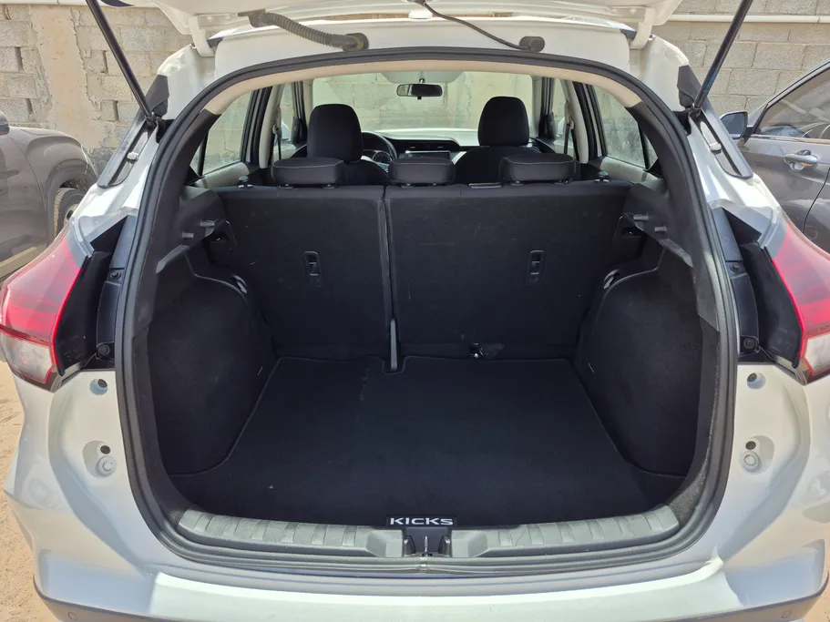 2024 Nissan Kicks S 