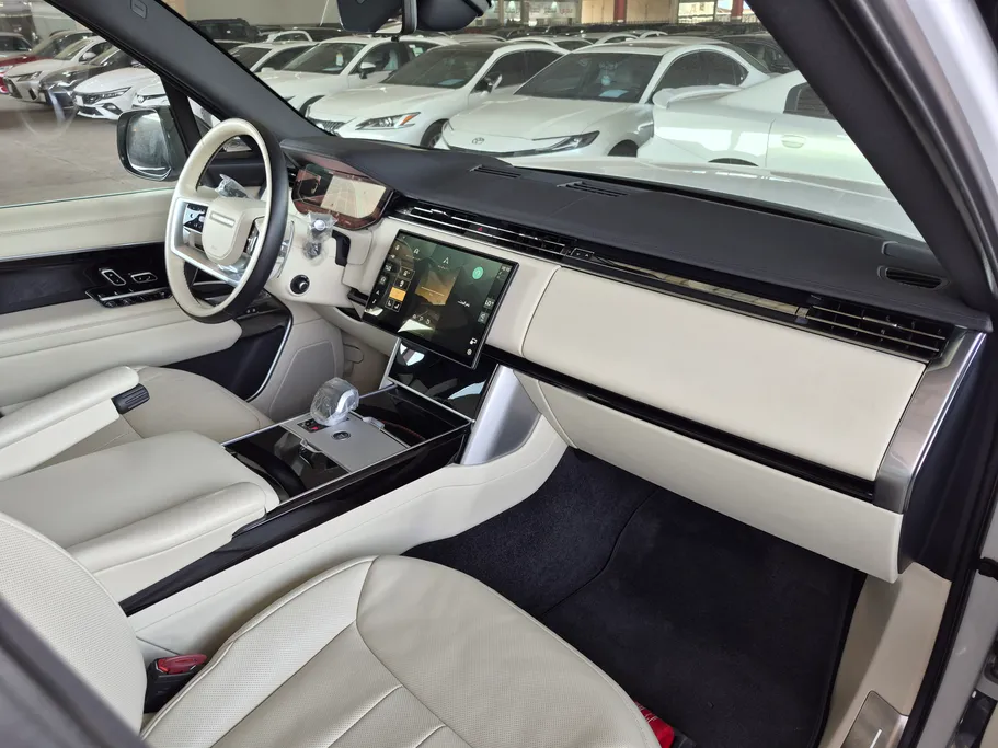 2024 Land Rover Range Rover HSE 