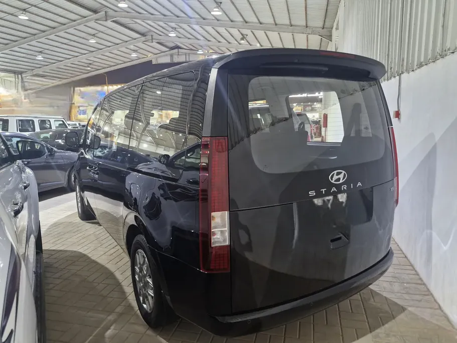 2023 Hyundai Staria Smart 9 ST 