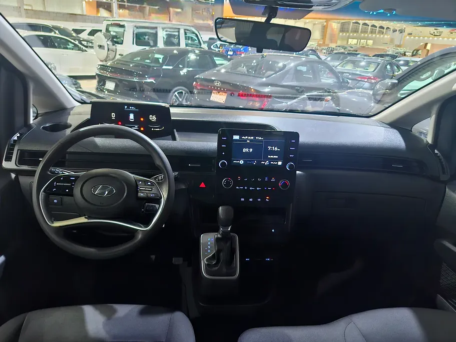 2023 Hyundai Staria Smart 9 ST 