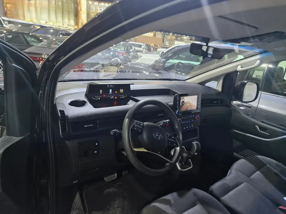 2023 Hyundai Staria Smart 9 ST 