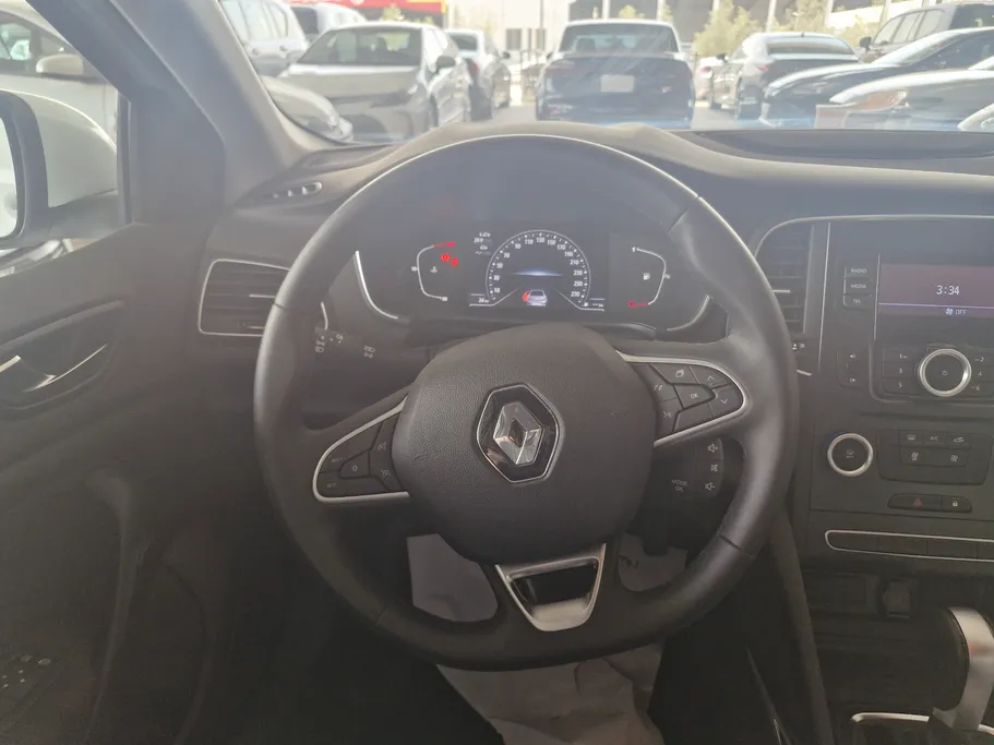 رينو ميجان E 2024 