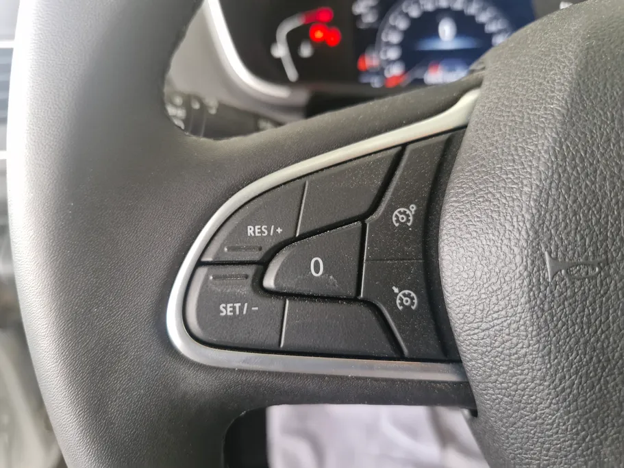 رينو ميجان E 2024 