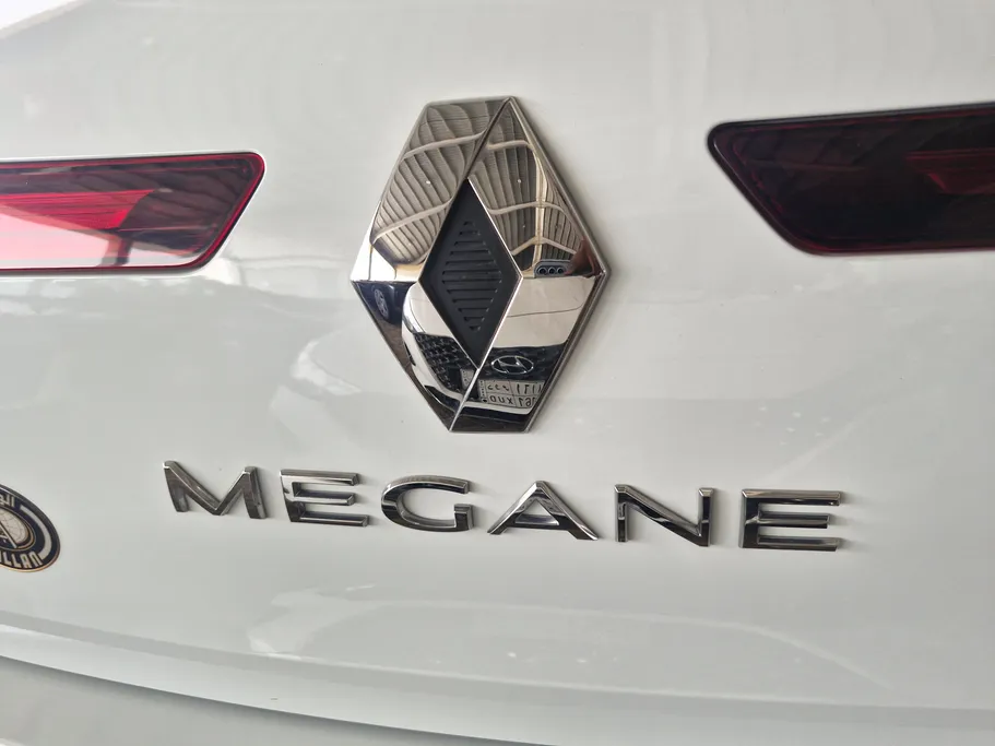 رينو ميجان E 2024 