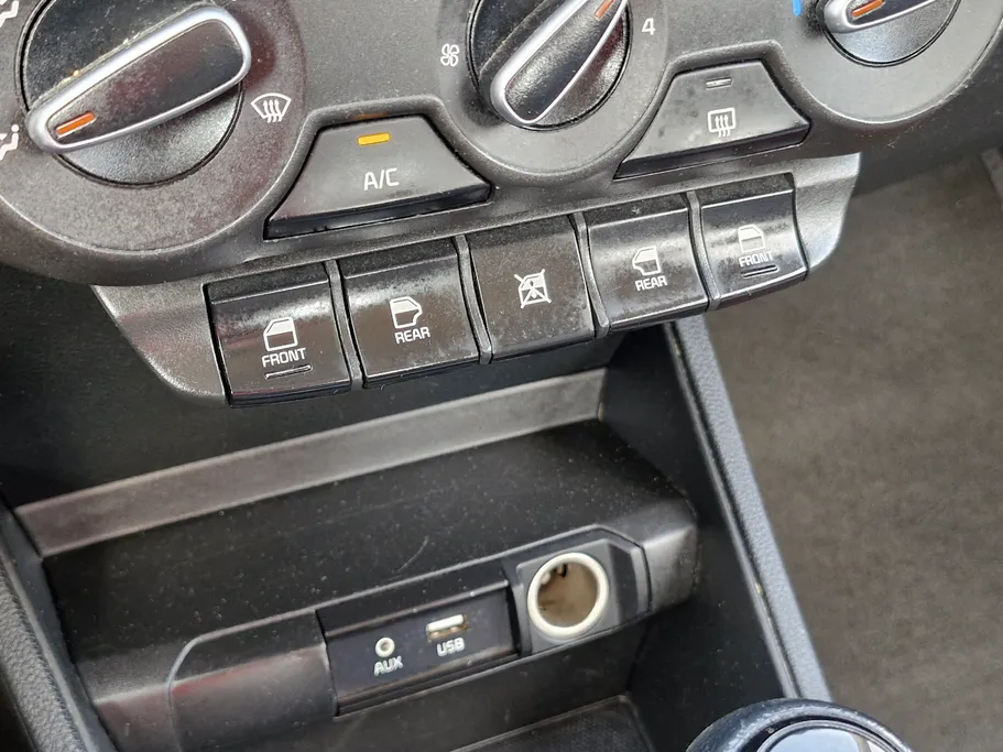 2023 Kia Pegas LX 