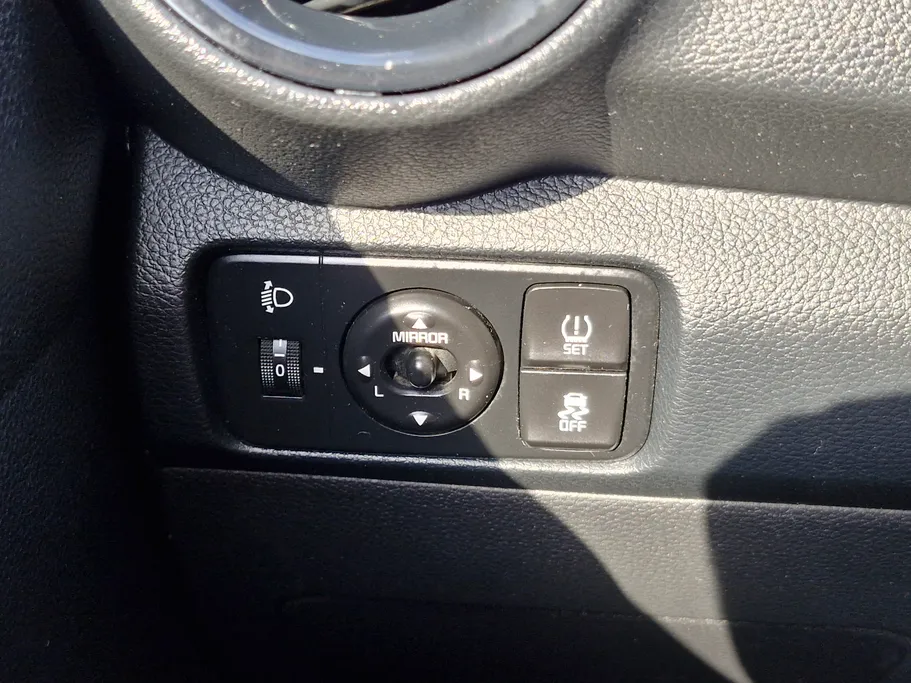 2023 Kia Pegas LX 