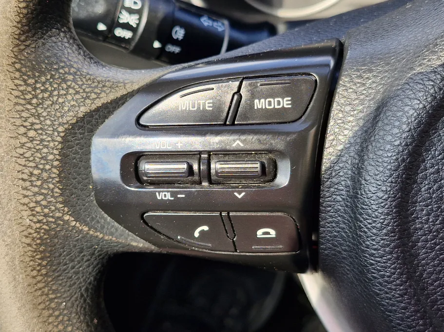 2023 Kia Pegas LX 