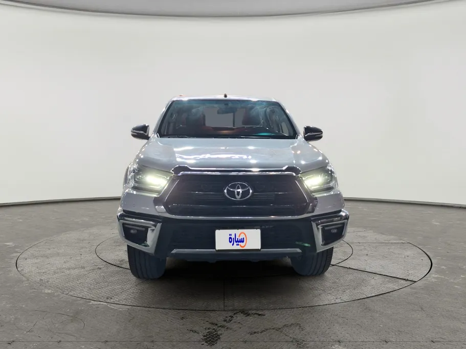 2023 Toyota Hilux SR5 