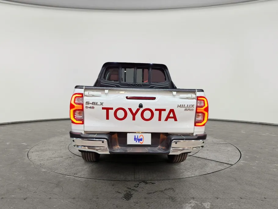 2023 Toyota Hilux SR5 