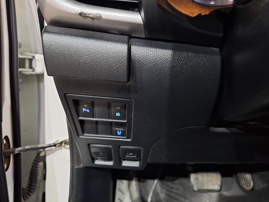 2023 Toyota Hilux SR5 
