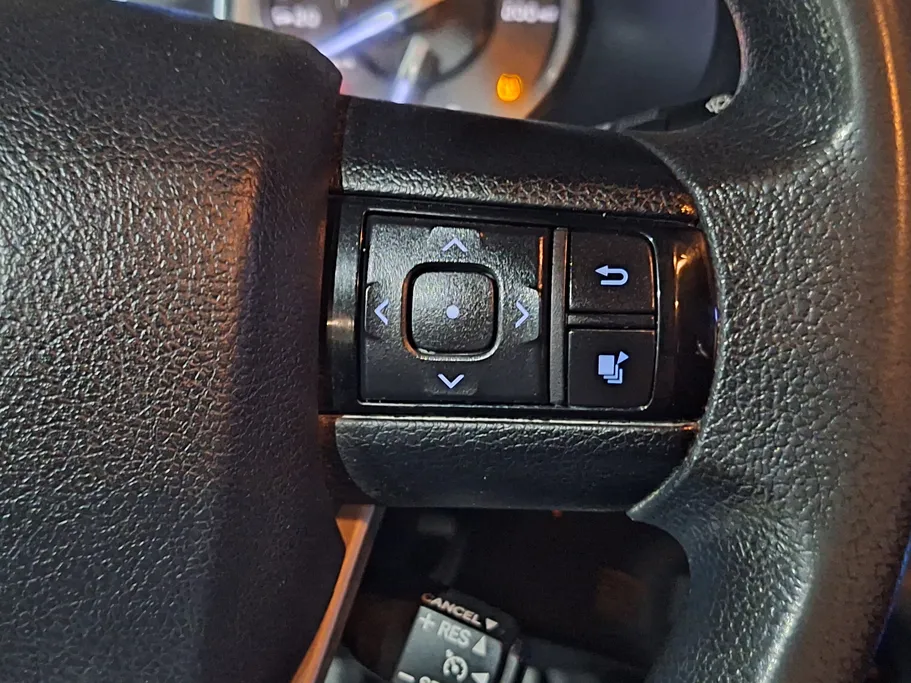 2023 Toyota Hilux SR5 