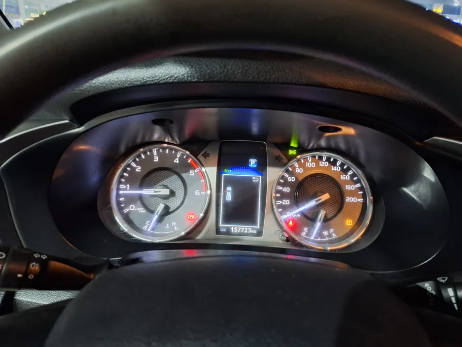2023 Toyota Hilux SR5 