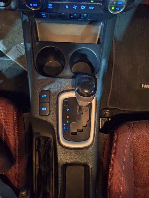 2023 Toyota Hilux SR5 