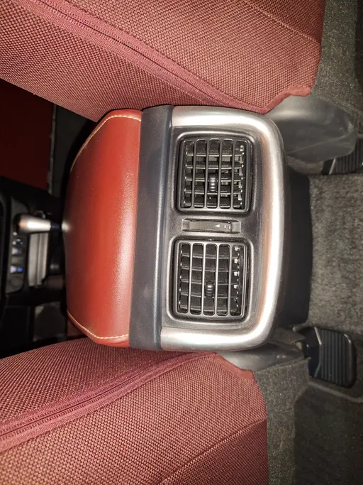 2023 Toyota Hilux SR5 