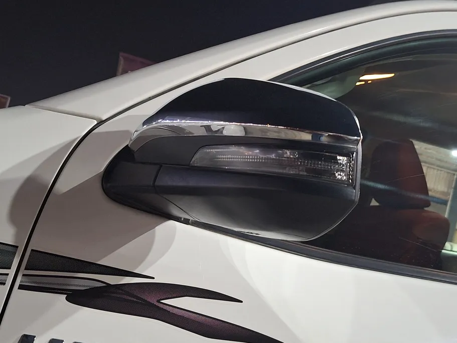 2023 Toyota Hilux SR5 