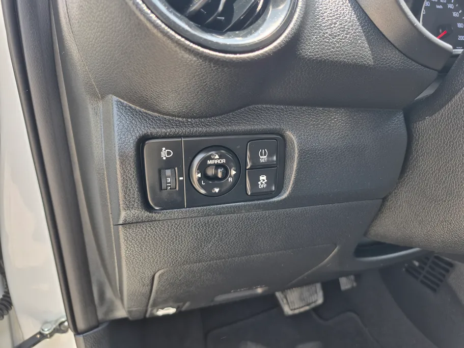 2023 Kia Pegas LX 