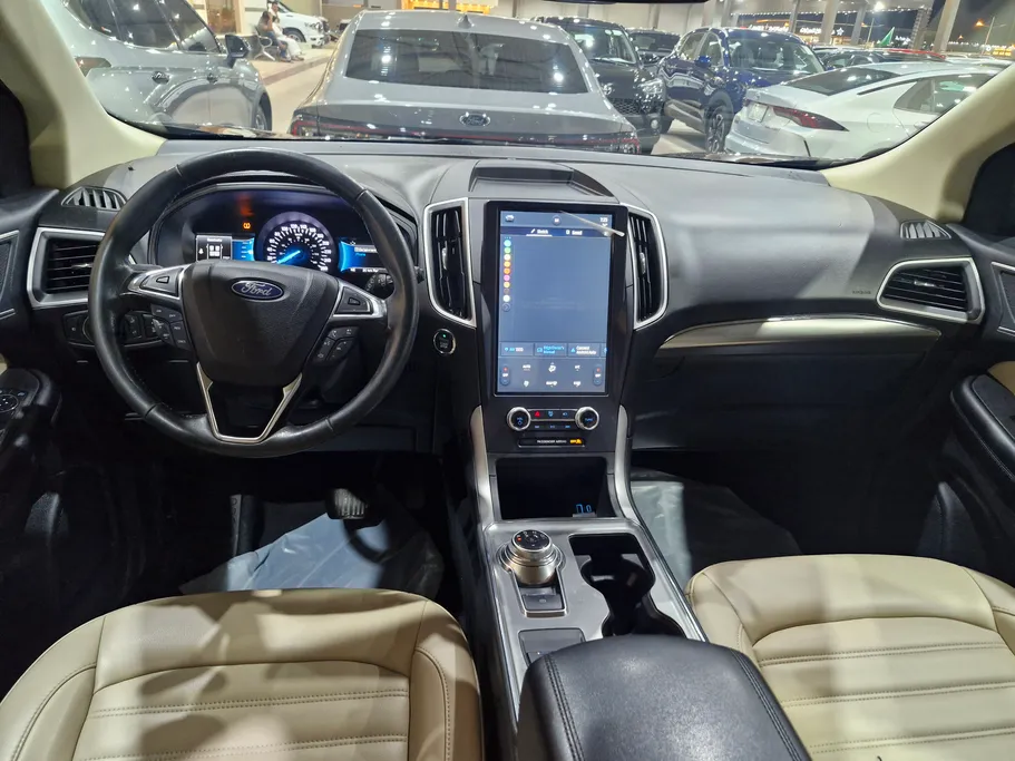 2022 Ford Edge ترند 